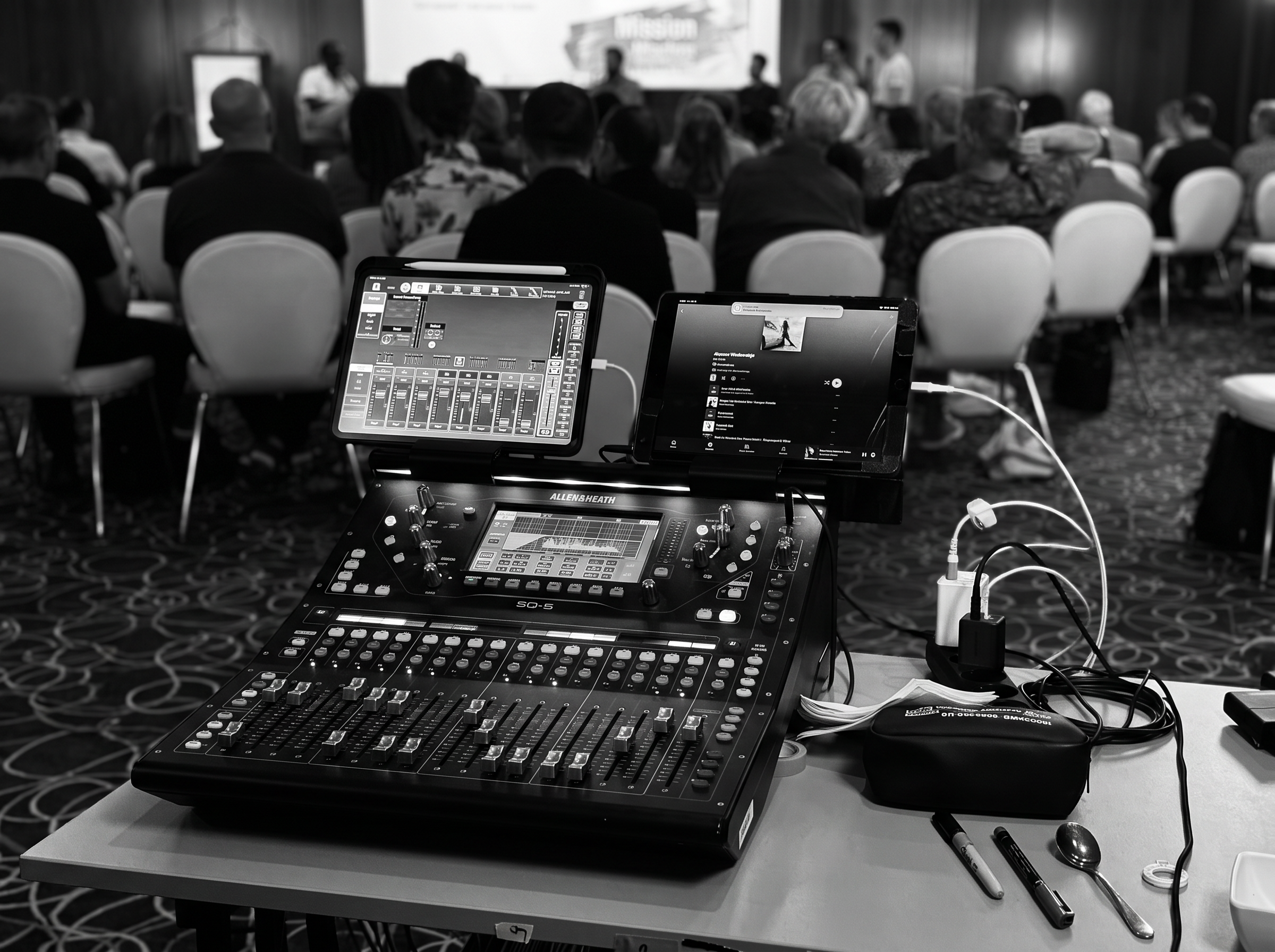 Console de mixage Allen & Heath éclairée par LEDs